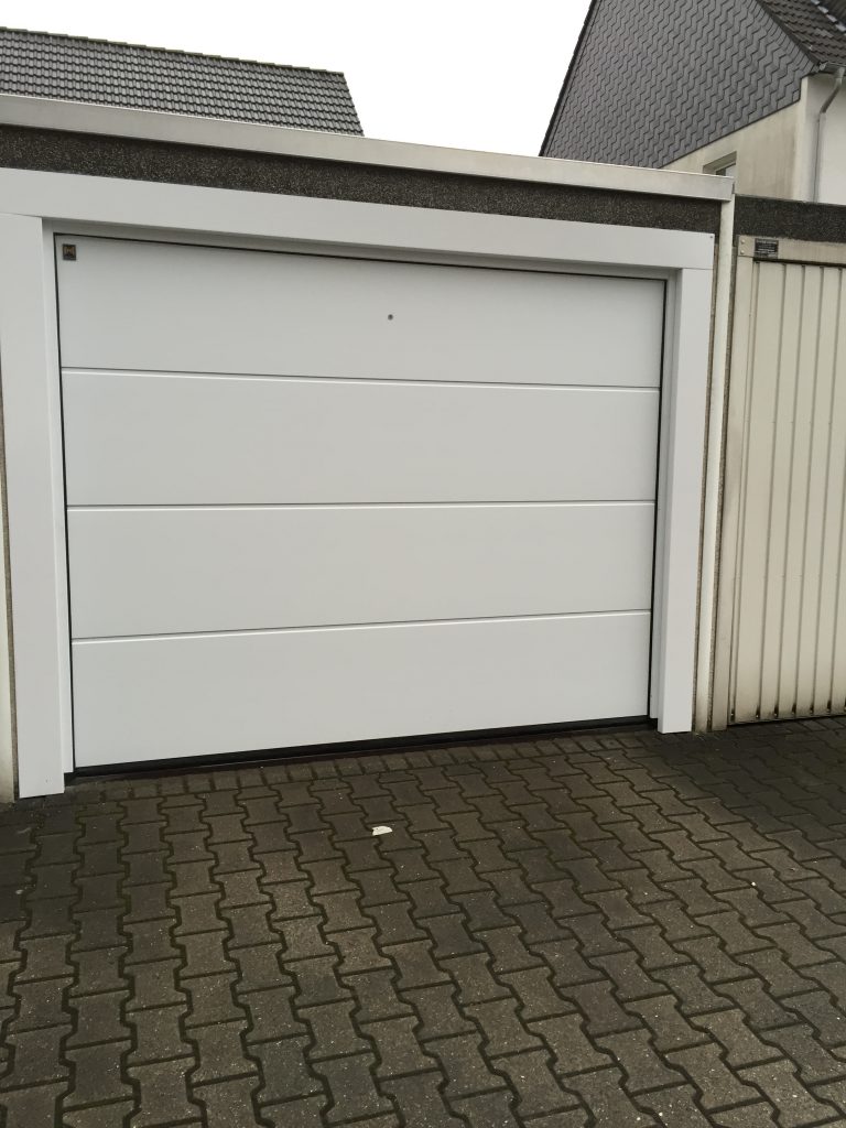 Fertiggarage mit Sonderverblendung